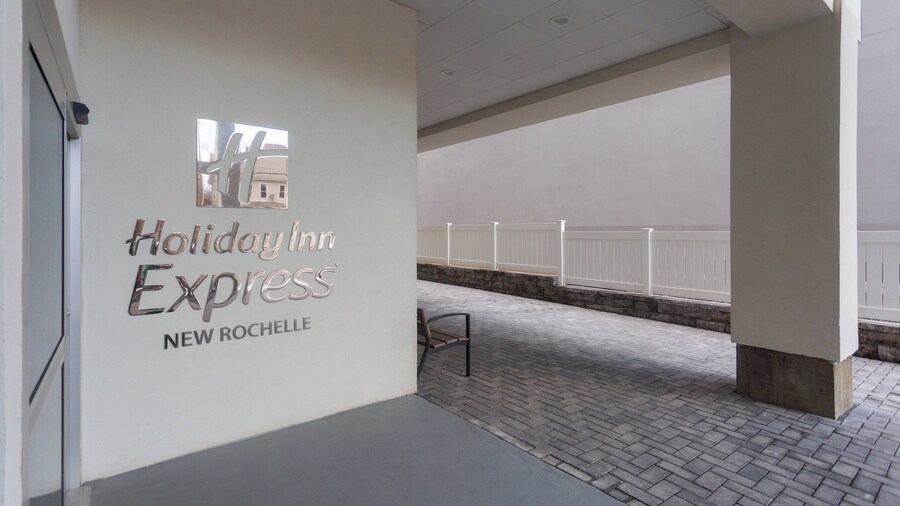 Holiday Inn Express New Rochelle by IHG