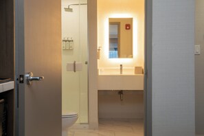 Kostenlose Toilettenartikel, Haartrockner, Handtücher, Seife