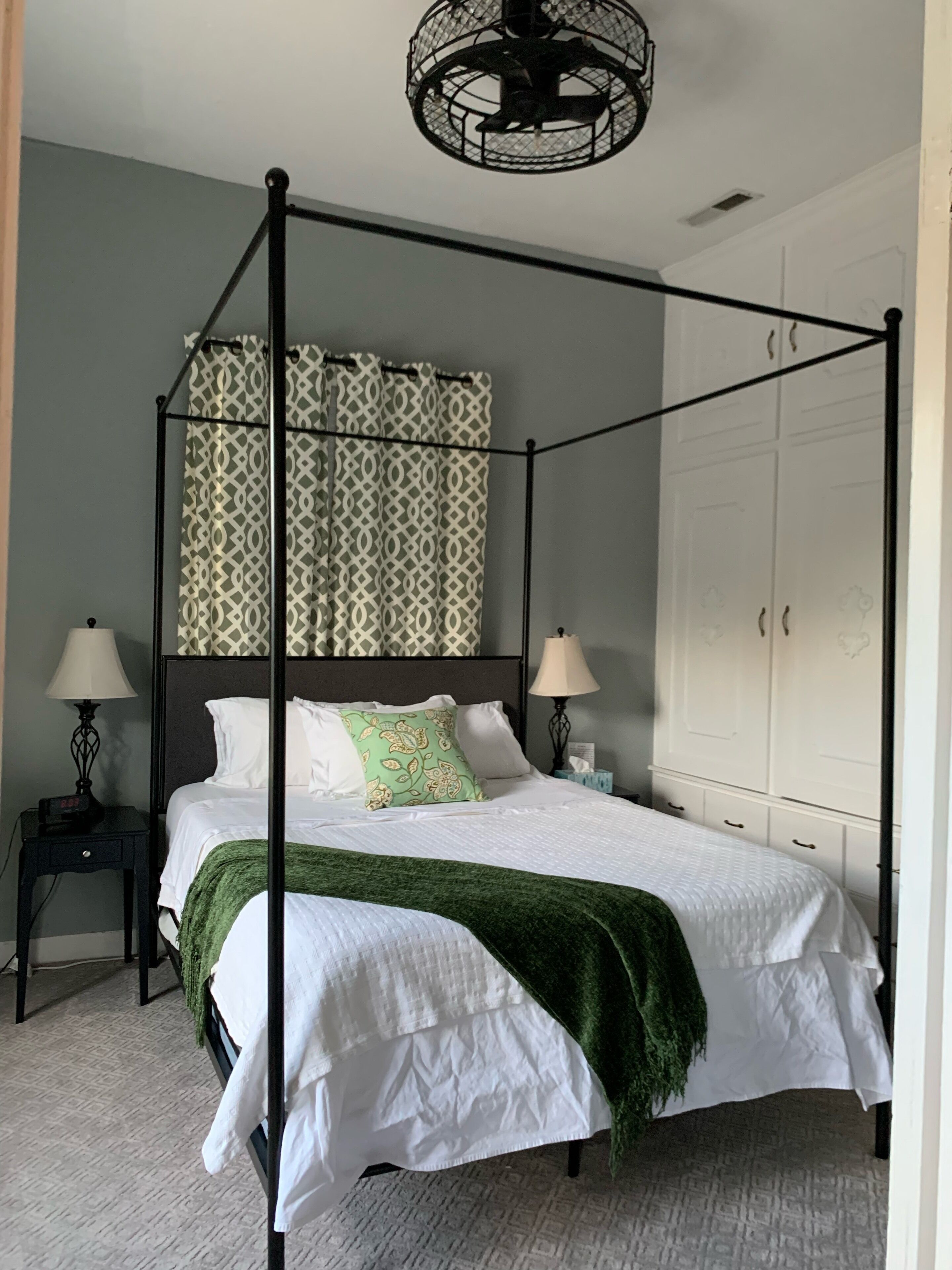 5 Schlafzimmer, Schreibtisch, Bügeleisen/Bügelbrett, kostenloses WLAN