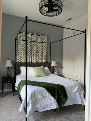 5 Schlafzimmer, Schreibtisch, Bügeleisen/Bügelbrett, kostenloses WLAN