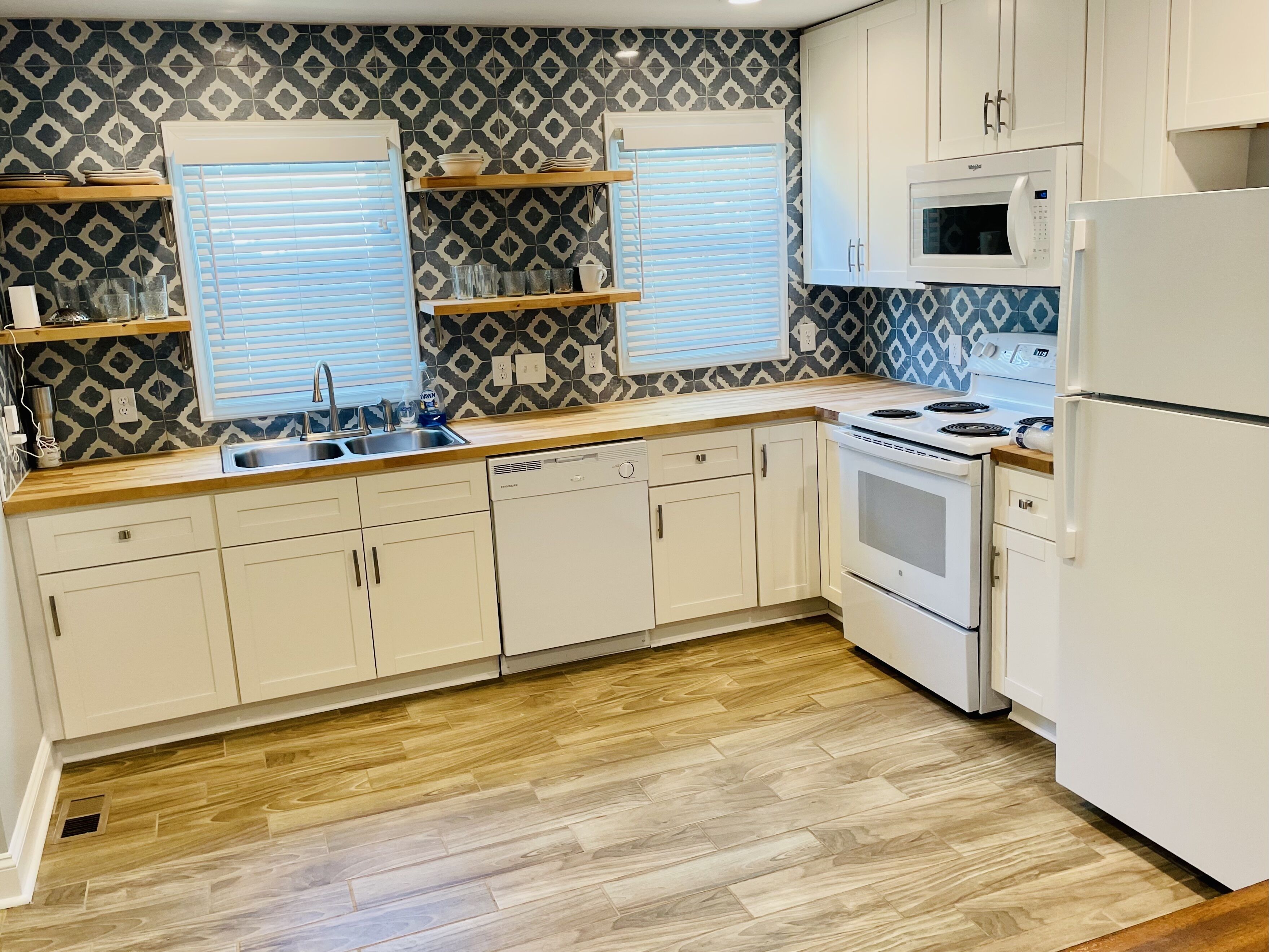 30-day min. stay - Convenient to G'boro Coliseum , Aquatic Center, NCAT & UNCG
