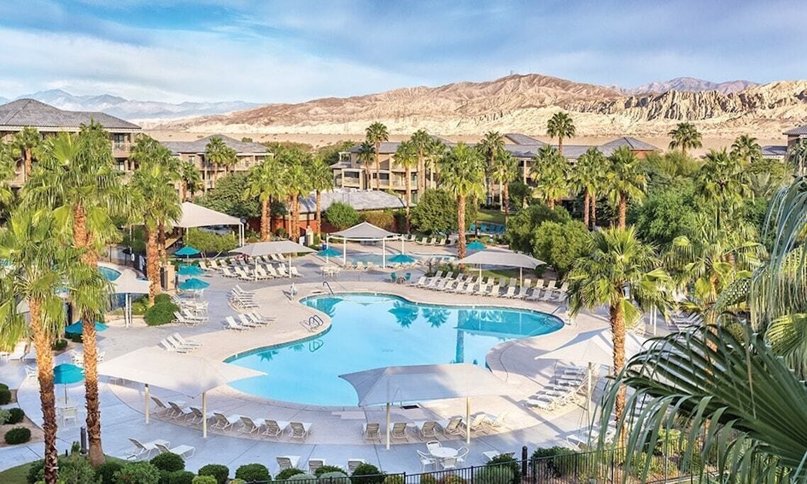 Piscina all'aperto, una piscina riscaldata