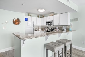 Fridge, microwave, oven, stovetop - 16th Floor Pelican Beachfront with Ocean View (Destin)