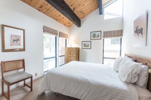 4 室のベッドルーム、アイロン / アイロン台、WiFi (無料)、ベッドシーツ