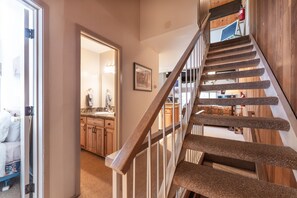 4 bedrooms, iron/ironing board, free WiFi, bed sheets - Cozy condo with shared pool and tennis courts near lake, Northstar, and more! (Kings Beach)