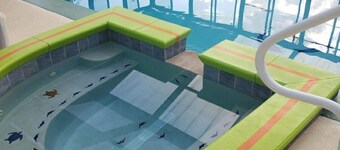 RV Executive Home #4, Indoor - Inground Pool ..Jacuzzi heated by request