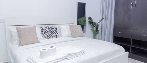 2 quartos, ferros/tábuas de passar roupa, Wi-Fi, roupa de cama