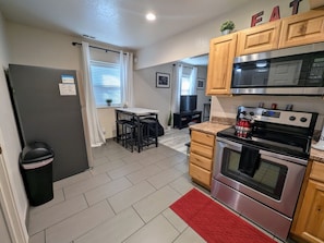 Refrigerador, microondas, horno, placa de cocina