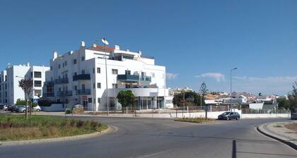 SPACIOUS 2 BED & 2 BATH CLOSE TO FABULOUS BEACHES