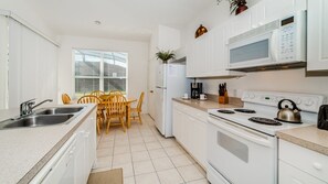 Private kitchen - Private Villa close to Disney and all your other needs!   (Kissimmee)