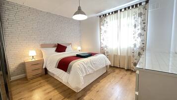 2 bedrooms, iron/ironing board, WiFi, bed sheets