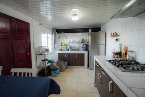 Private kitchen - Cozy Bottom Suite. La Mimosa de Taboga (Taboga)