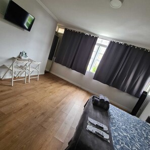 Iron/ironing board, free WiFi, bed sheets - Casa Douro (Santiago de Compostela)