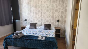 Standard-Doppelzimmer | Bügeleisen/Bügelbrett, kostenloses WLAN, Bettwäsche
