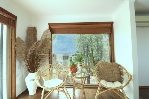 A Touch of Bali - 3 Bedroom Pet friendly home.  3+ nights