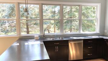 KylskÄp, mikrovÄgsugn, ugn och spishÀll