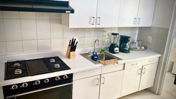 Fridge, microwave, oven, coffee/tea maker