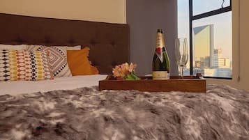 1 bedroom, iron/ironing board, internet