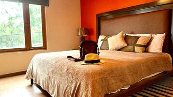 3 bedrooms, iron/ironing board, Internet, bed sheets