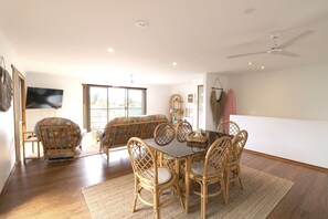 Dining - A Touch of Bali - 3 Bedroom Pet friendly home.  5+ nights (Berrambool)