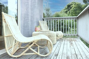 Property grounds - A Touch of Bali - 3 Bedroom Pet friendly home.  5+ nights (Berrambool)