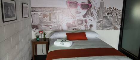 1 slaapkamer, een strijkplank/strijkijzer, gratis wifi, beddengoed