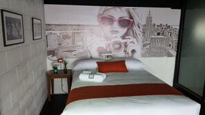 1 habitación, tabla de planchar con plancha, wifi gratis y ropa de cama 