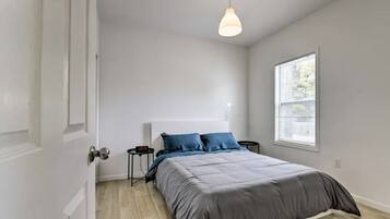 2 bedrooms, iron/ironing board, free WiFi, bed sheets