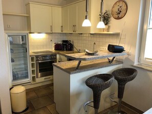 Kühlschrank, Ofen, Herdplatte, Geschirrspüler