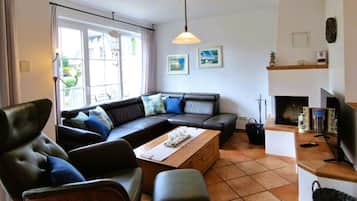 TV, fireplace, DVD player, stereo