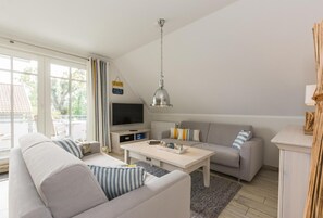 TV, DVD player, stereo - Alte Reihe 7 Whg. 3 "Ostseeperle" - high-quality vacation apartment for 3 persons (Zingst)