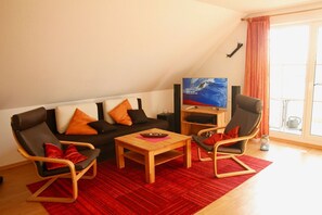 Fernseher, DVD-Player, Stereoanlage