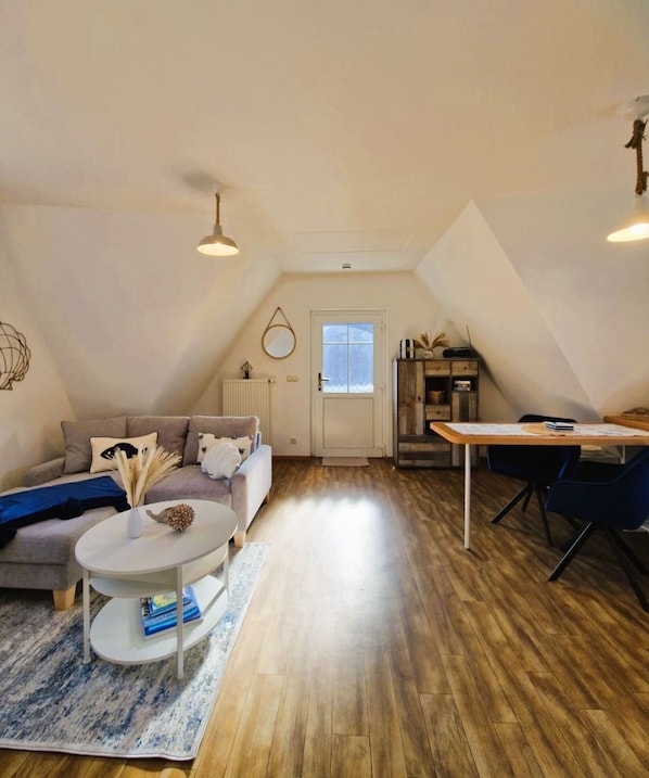 TV - Wiesenstrasse 66 apartment "Kirr" OG - Modern and with great attention to detail (Zingst)