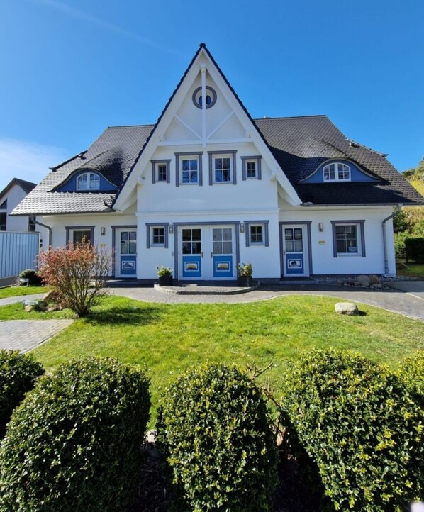 Unclassified image, 1 of 36, button