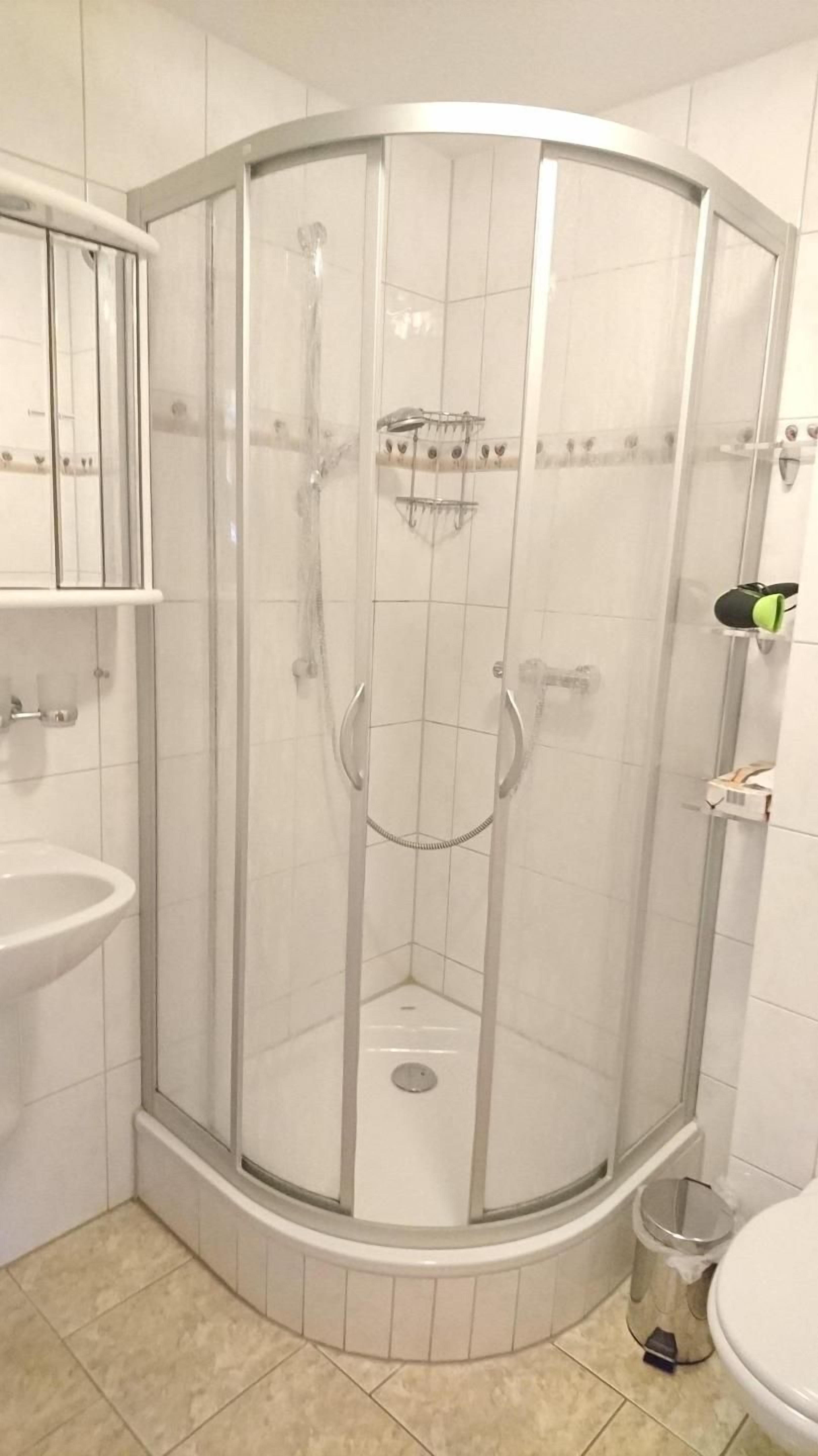 Douche, sèche-cheveux