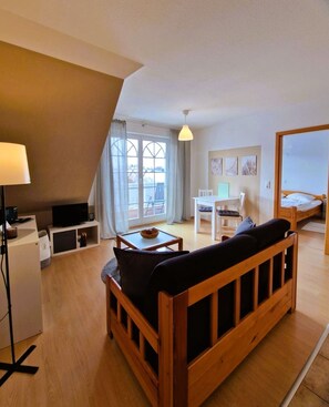 Fernseher, Stereoanlage