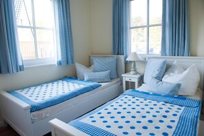 3 quartos, cofres nos quartos