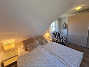 3 bedrooms, iron/ironing board, WiFi - Am Paalen 4 - quietly located, comfortable semi-detached house (Zingst)