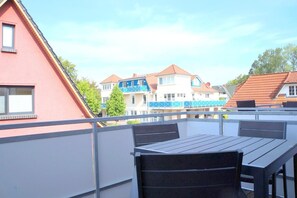 Unclassified image, 2 of 16, button