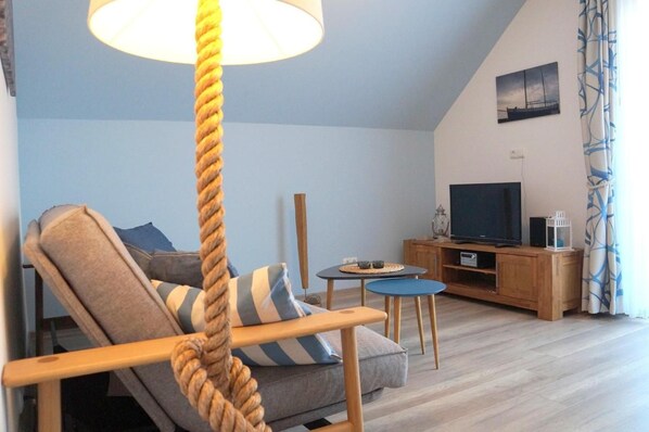 Fernseher, Stereoanlage