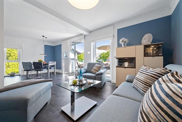 Fernseher, Stereoanlage