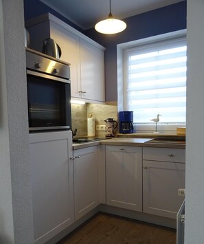 Kühlschrank, Ofen, Herdplatte, Geschirrspüler