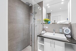Dusche, Haartrockner