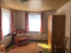 Unclassified image, 3 of 11, button