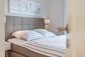 2 Schlafzimmer, Zimmersafe, Bügeleisen/Bügelbrett, WLAN