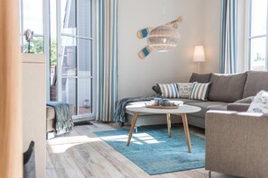 Fernseher, Kamin, DVD-Player, Stereoanlage