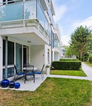 Outdoor dining - Seestrasse 54 App. 411 - Apartment between spa gardens, beach and center (Zingst)