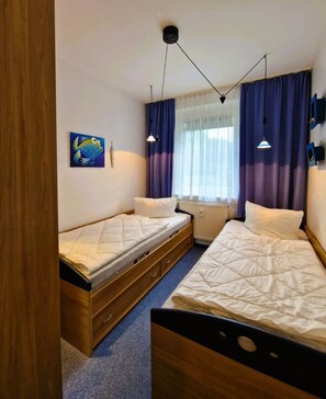 2 slaapkamers, een strijkplank/strijkijzer, wifi