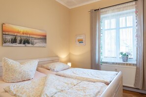 2 bedrooms, WiFi - Neue Reihe 22 Whg. 1 "Villa Balticum" - Modern vacation apartment close to the center (Zingst)