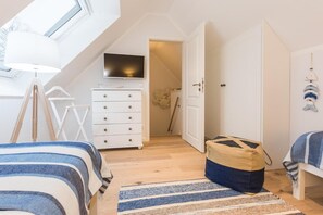 2 bedrooms, in-room safe, iron/ironing board, WiFi - Schulstrasse 15 Whg. 4 "Ostseestern" - Holiday apartment Ostseestern is a (Zingst)